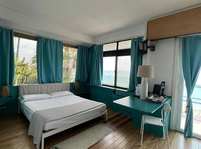 Rita Sea Front View - Parcheggio Gratuito In Penzion Sanremo