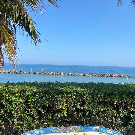 Rita Sea Front View - Parcheggio Gratuito In Pensionat