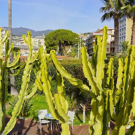 Pensionat Rita Sea Front View - Parcheggio Gratuito In