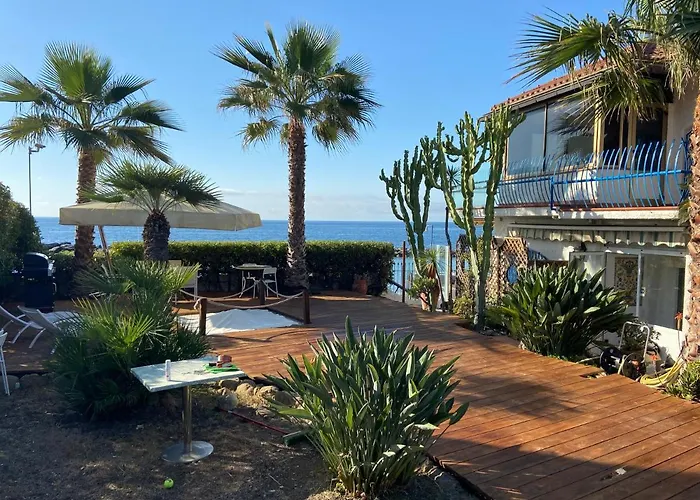 Rita Sea Front View - Parcheggio Gratuito In Pensión 4*