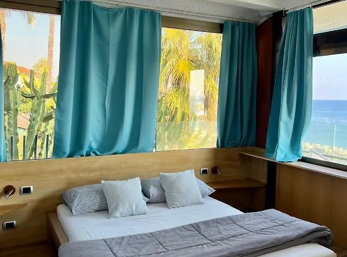 Guest house Rita Sea Front View - Parcheggio Gratuito In Sanremo