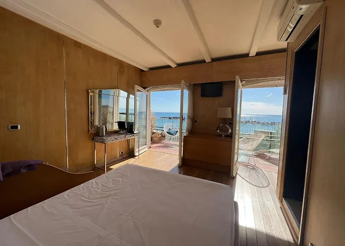 Rita Sea Front View - Parcheggio Gratuito In Sanremo